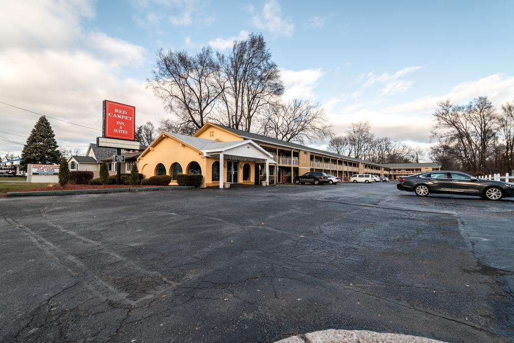 Red Carpet Inn & Suites Albany Airport Exterior photo