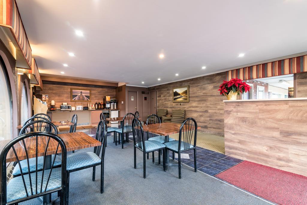 Red Carpet Inn & Suites Albany Airport Exterior photo