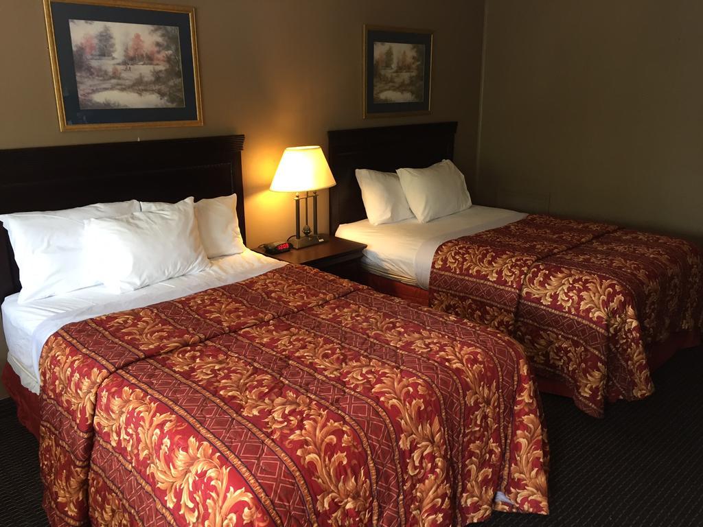 Red Carpet Inn & Suites Albany Airport Exterior photo